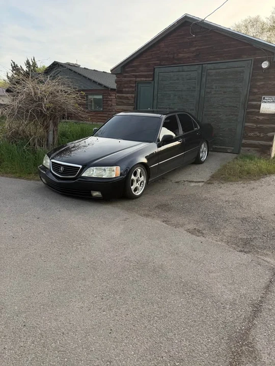 2002 Acura RL 1st Gen - Image 2 of 5