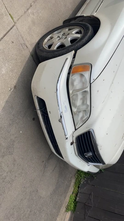 2002 Acura RL 1st Gen - Image 3 of 11