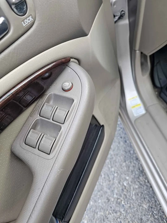 2002 Acura TL 2nd Gen - Image 4 of 7