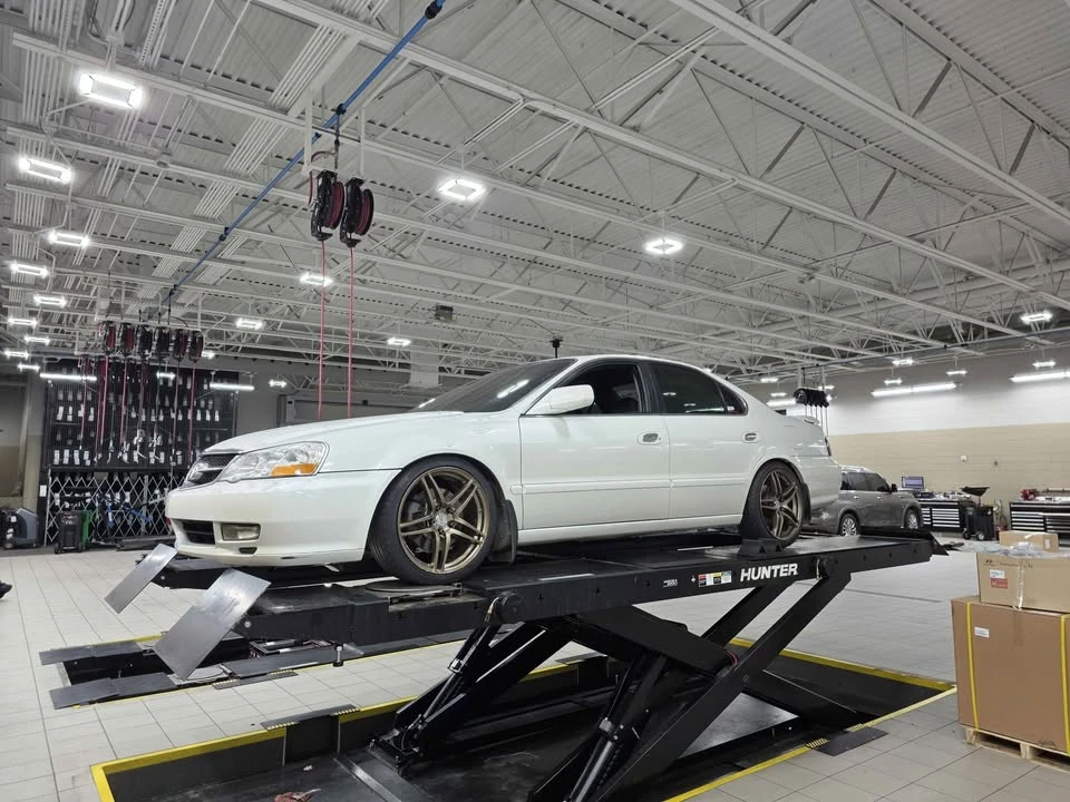2002 Acura TL 2nd Gen - Image 2 of 6