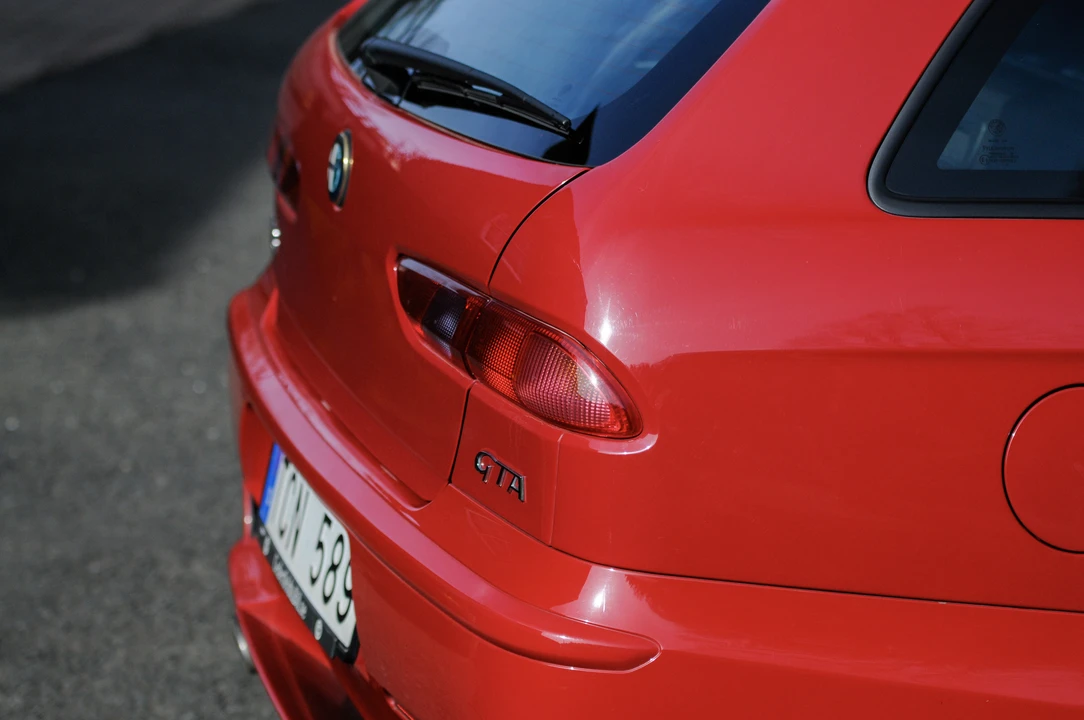 2002 Alfa Romeo 156 GTA - Image 30 of 31