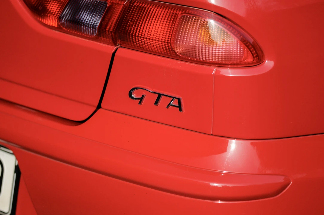 2002 Alfa Romeo 156 GTA - Image 18 of 31