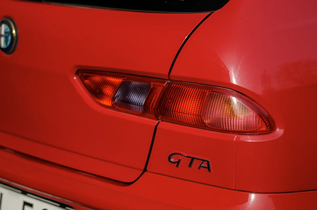 2002 Alfa Romeo 156 GTA - Image 23 of 31
