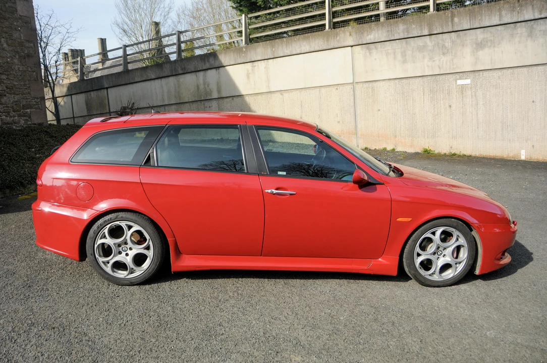 2002 Alfa Romeo 156 GTA - Image 8 of 31