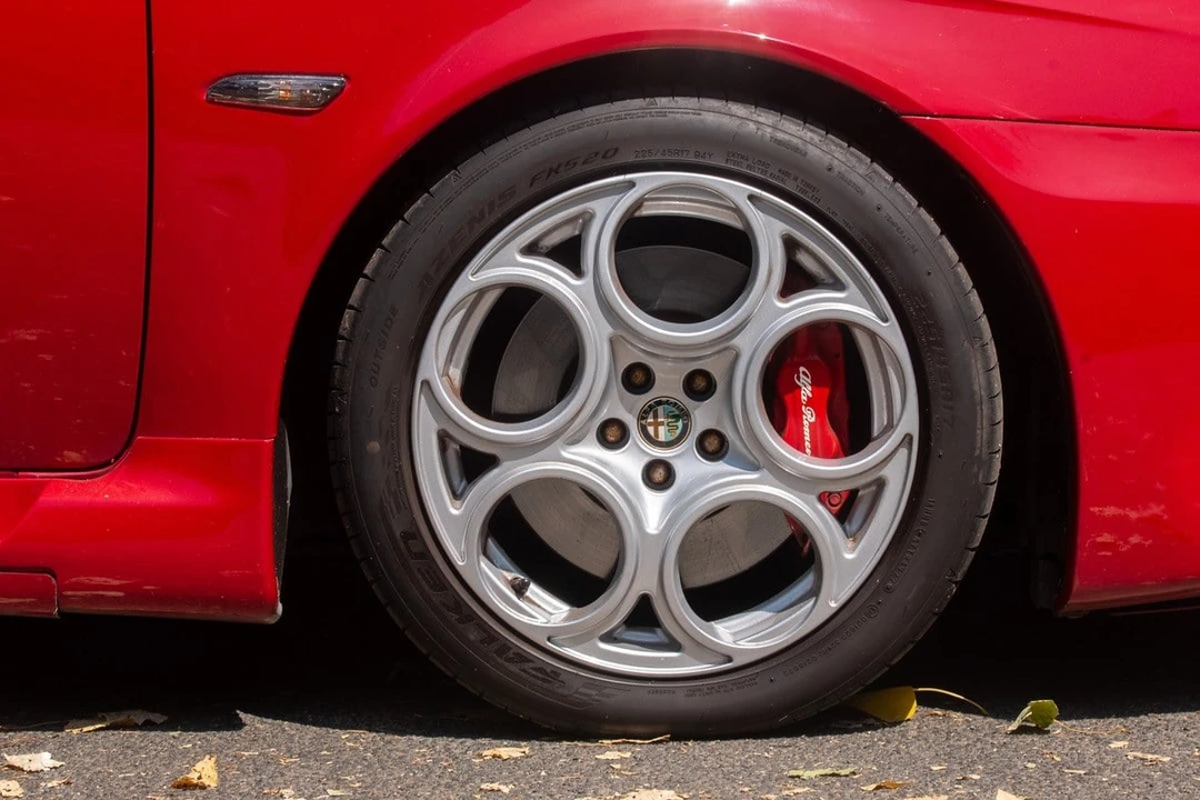 2002 Alfa Romeo 156 GTA - Image 24 of 30