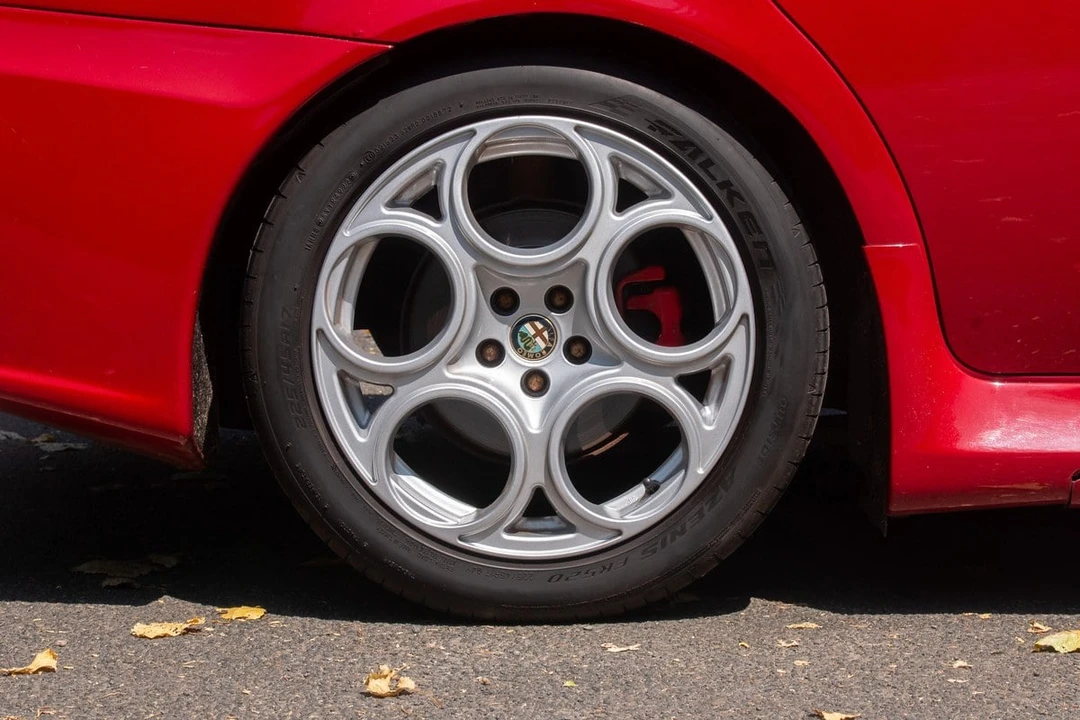 2002 Alfa Romeo 156 GTA - Image 25 of 30