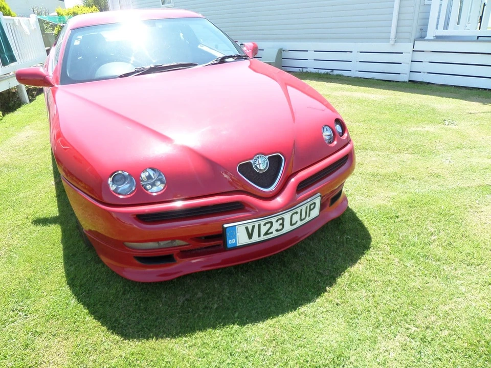 2002 Alfa Romeo 916 GTV & Spider - Image 6 of 30
