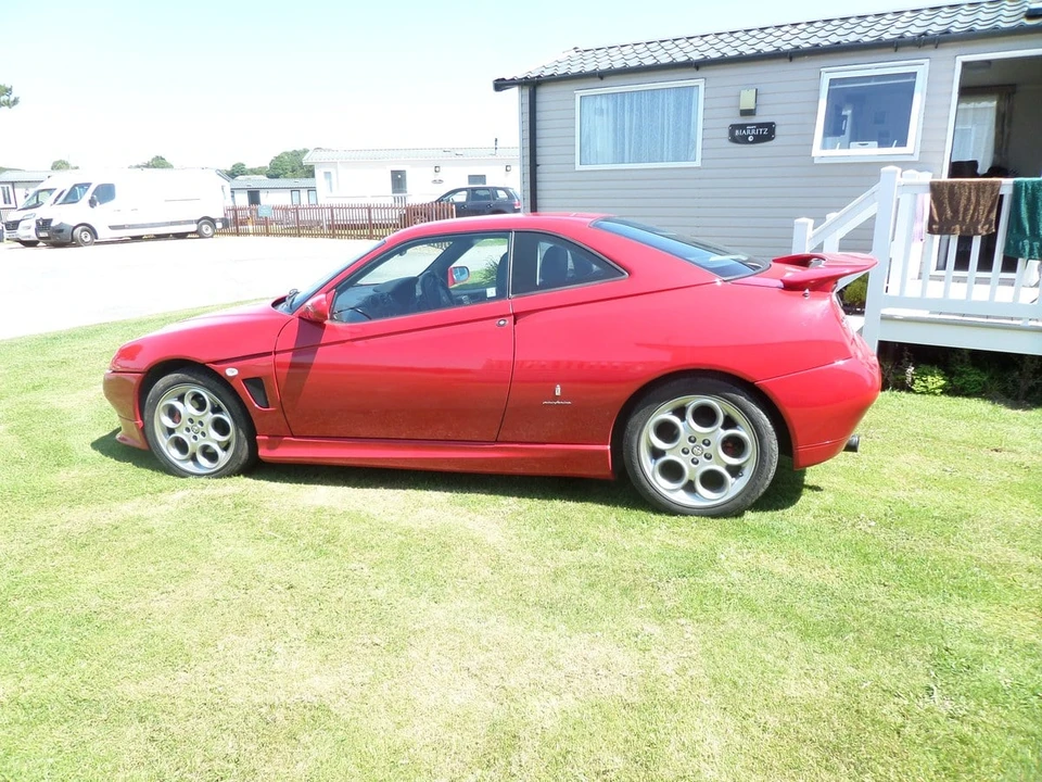 2002 Alfa Romeo 916 GTV & Spider - Image 8 of 30
