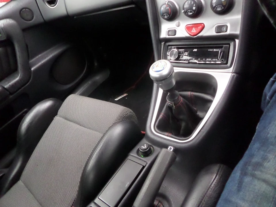 2002 Alfa Romeo 916 GTV & Spider - Image 10 of 30