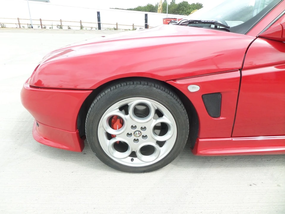 2002 Alfa Romeo 916 GTV & Spider - Image 28 of 30