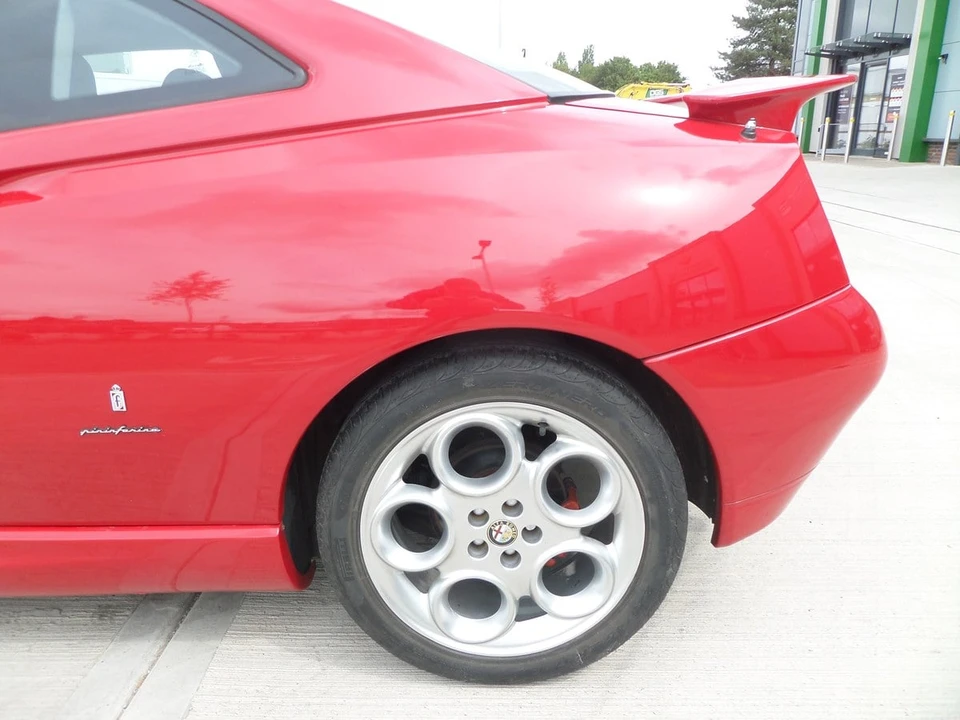 2002 Alfa Romeo 916 GTV & Spider - Image 29 of 30