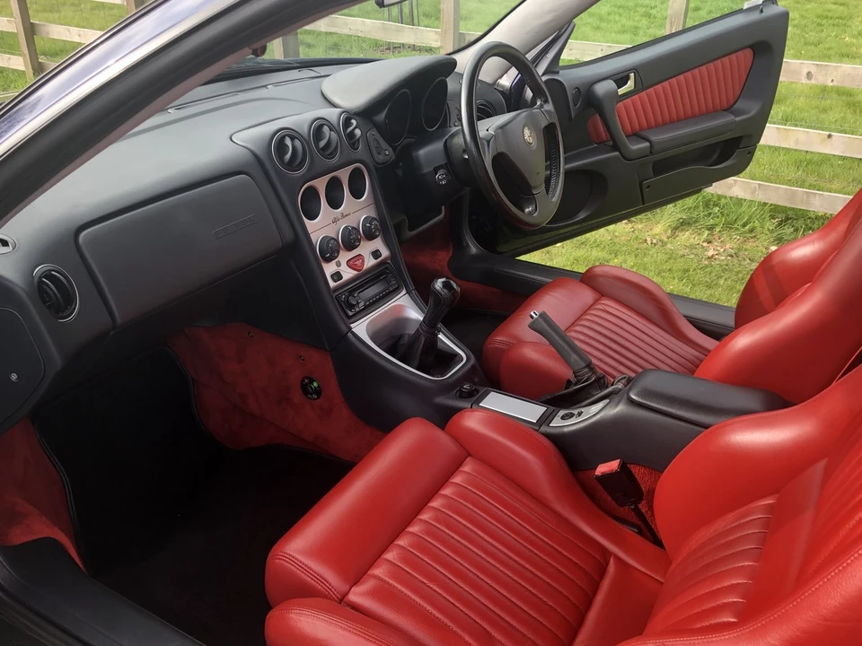 2002 Alfa Romeo 916 GTV & Spider - Image 28 of 30