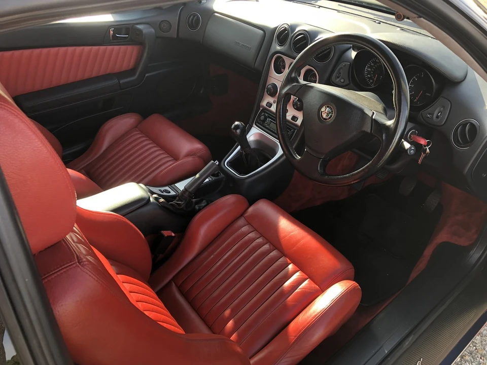 2002 Alfa Romeo 916 GTV & Spider - Image 21 of 30