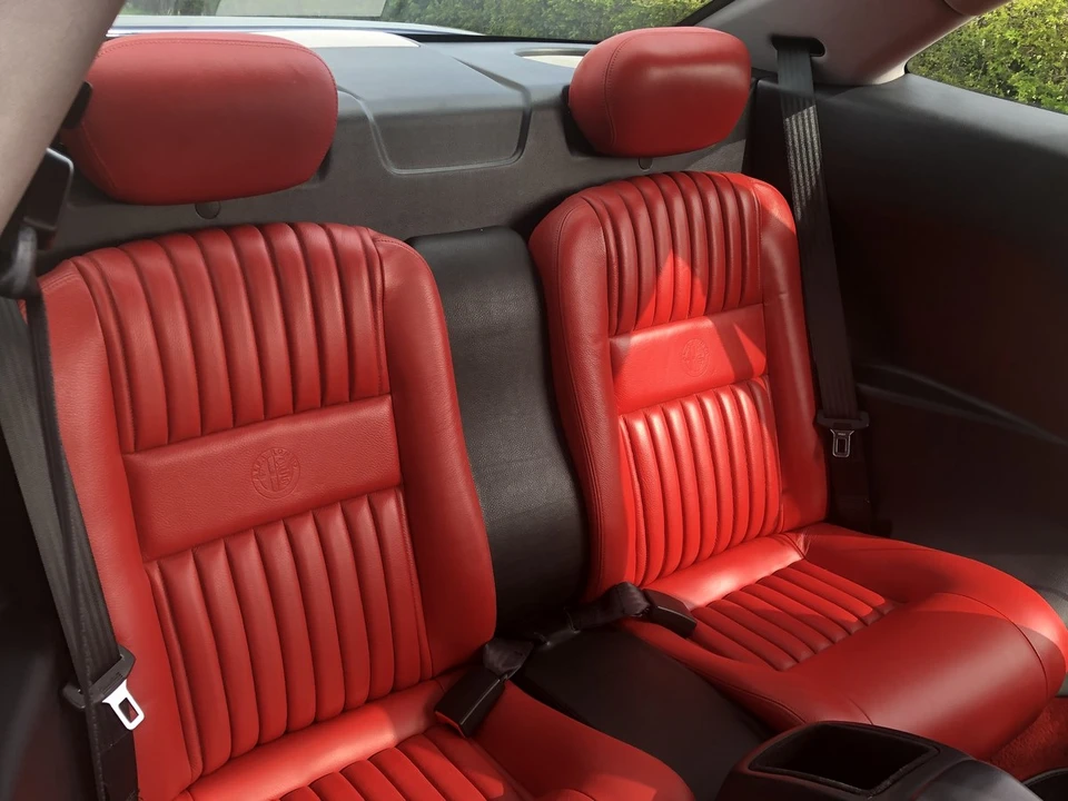 2002 Alfa Romeo 916 GTV & Spider - Image 26 of 30