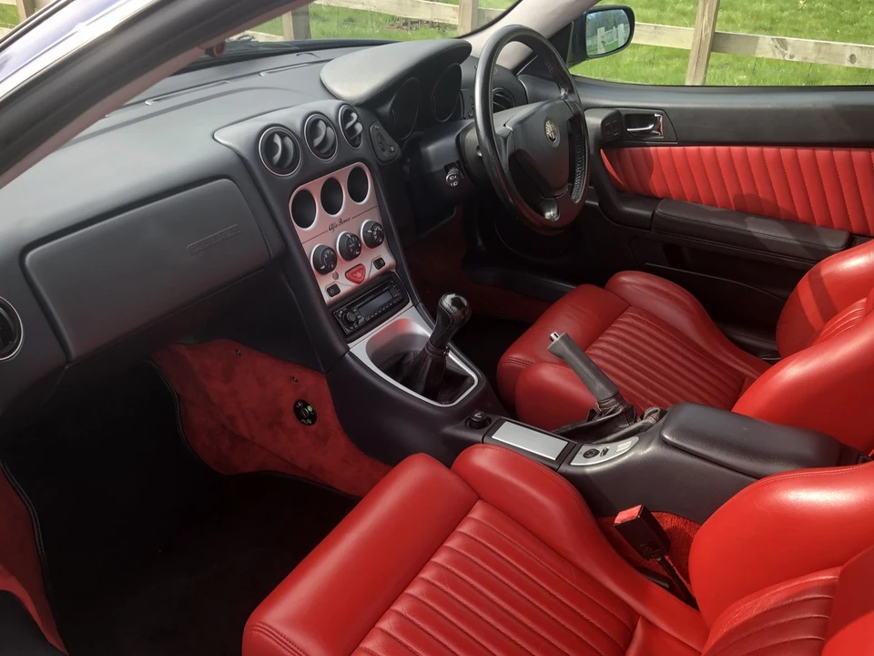 2002 Alfa Romeo 916 GTV & Spider - Image 25 of 30