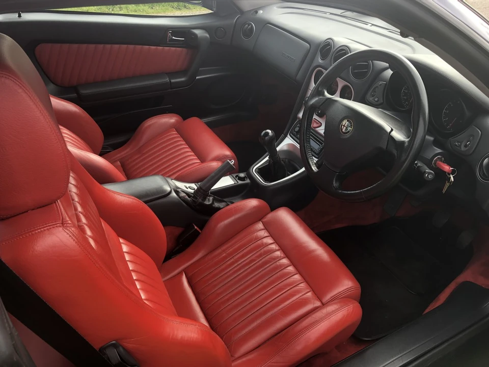 2002 Alfa Romeo 916 GTV & Spider - Image 24 of 30