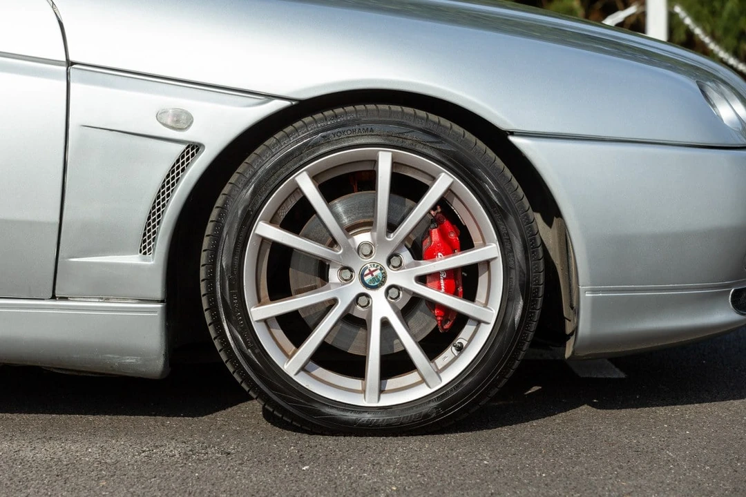 2002 Alfa Romeo 916 GTV & Spider - Image 29 of 30