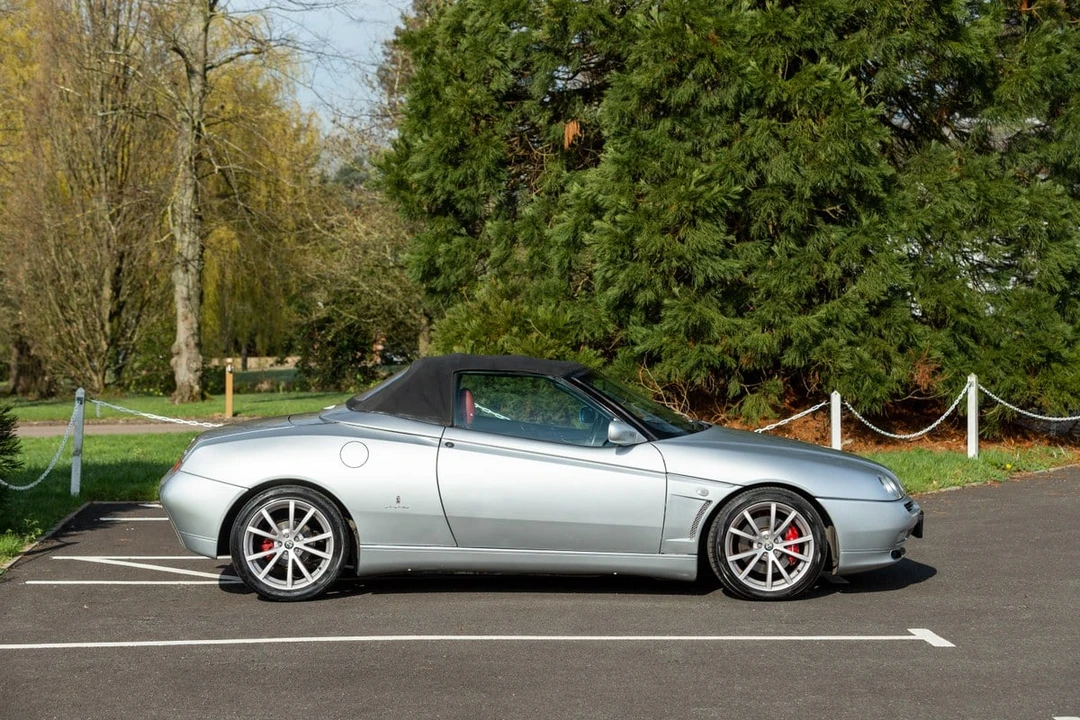 2002 Alfa Romeo 916 GTV & Spider - Image 12 of 30