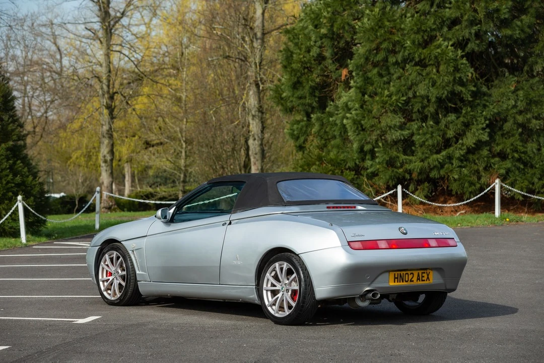 2002 Alfa Romeo 916 GTV & Spider - Image 17 of 30