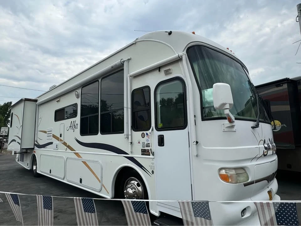 2002 Alfa Leisure RVs - Image 3 of 17