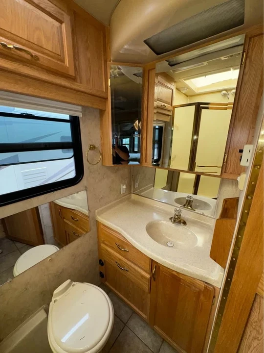 2002 Alfa Leisure RVs - Image 17 of 17