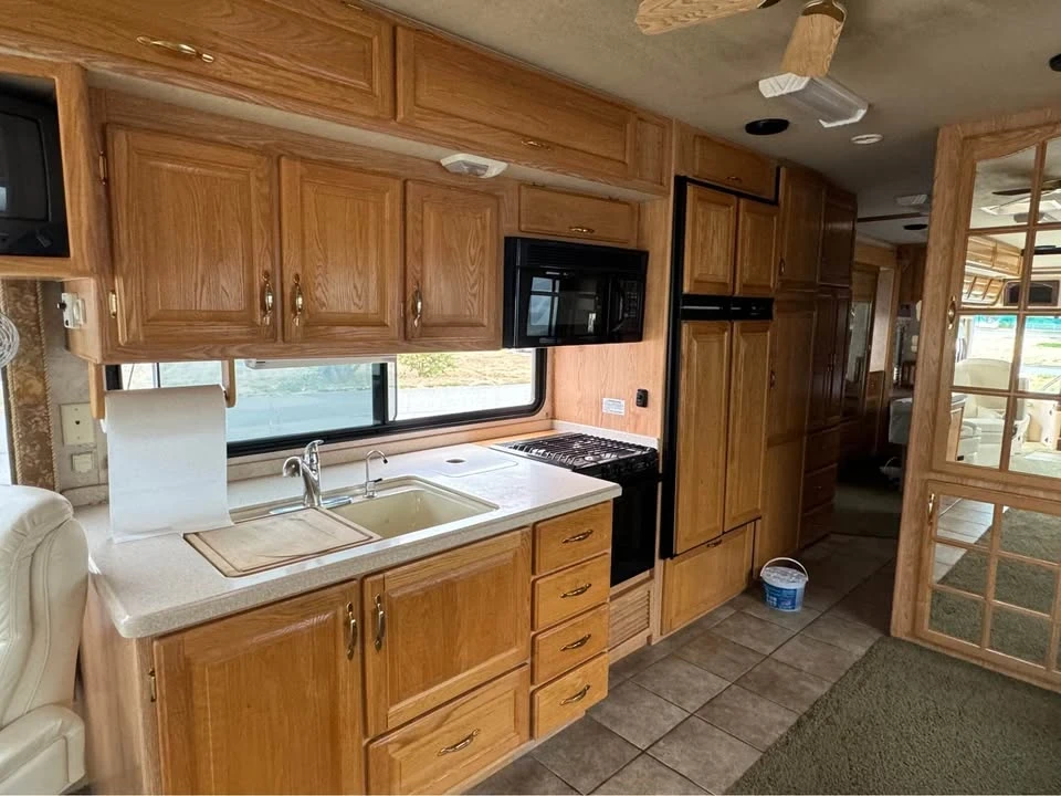2002 Alfa Leisure RVs - Image 9 of 17