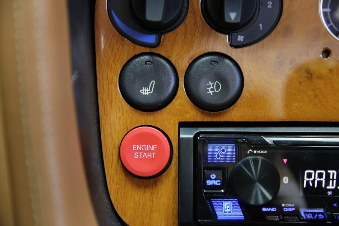 2002 Aston Martin DB7 Vantage - Image 25 of 31