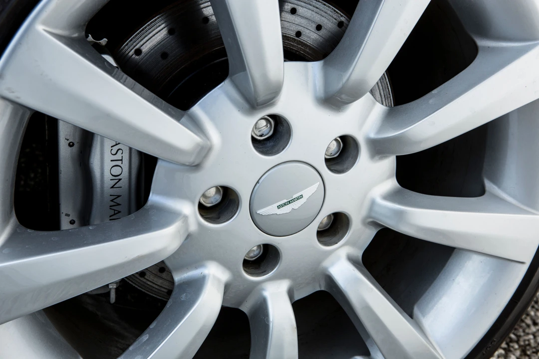 2002 Aston Martin DB7 Vantage - Image 17 of 27