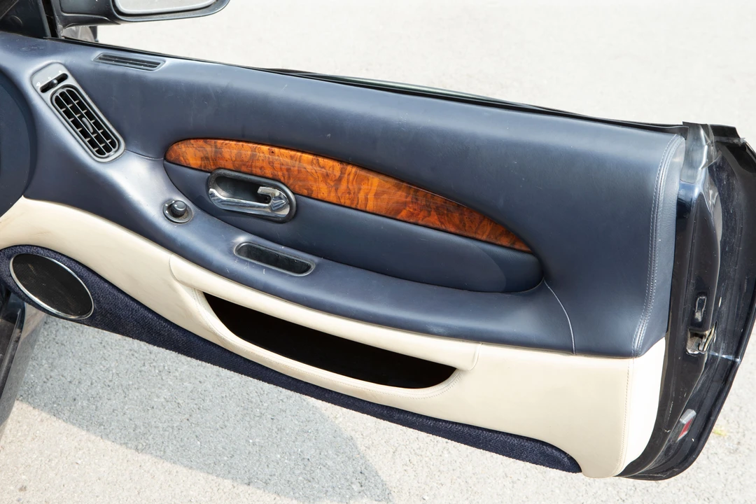 2002 Aston Martin DB7 Vantage - Image 16 of 20