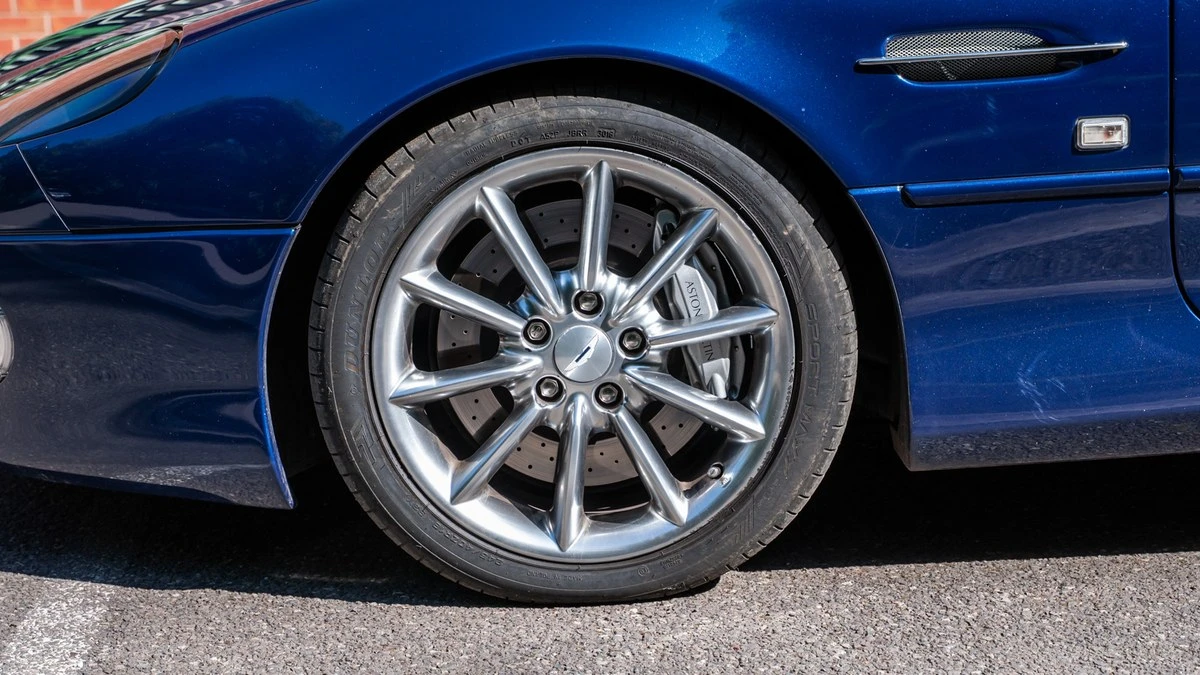2002 Aston Martin DB7 Vantage - Image 16 of 30
