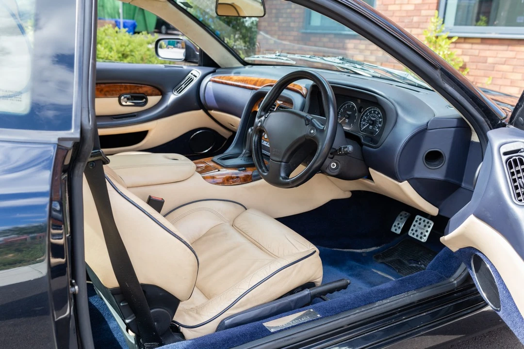 2002 Aston Martin DB7 Vantage - Image 25 of 30