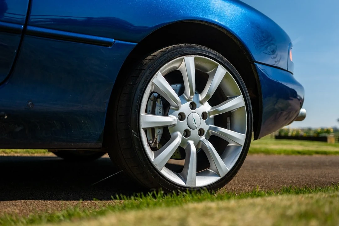 2002 Aston Martin DB7 Vantage - Image 28 of 30