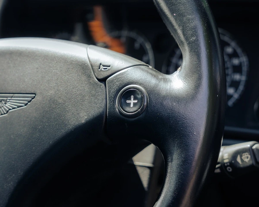 2002 Aston Martin DB7 Vantage - Image 25 of 30