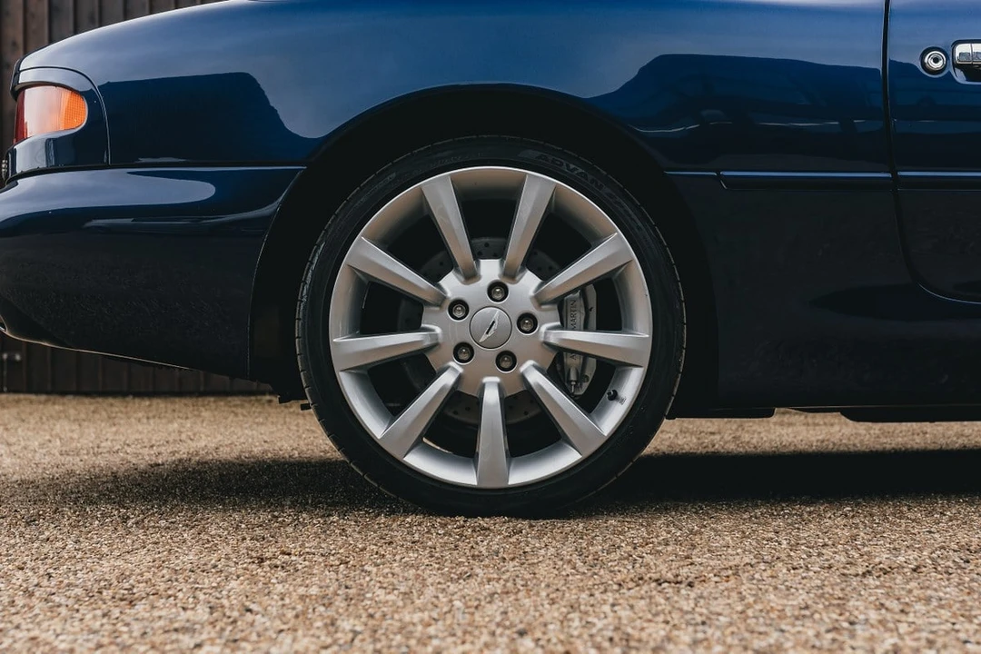 2002 Aston Martin DB7 Vantage - Image 15 of 30