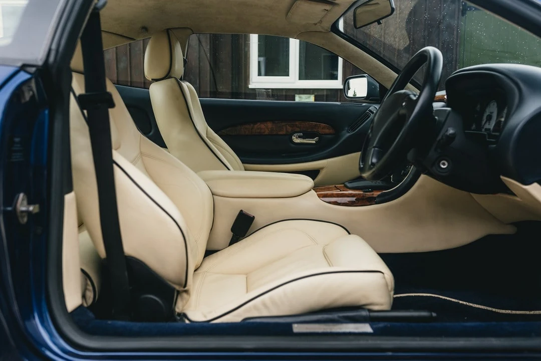 2002 Aston Martin DB7 Vantage - Image 28 of 30