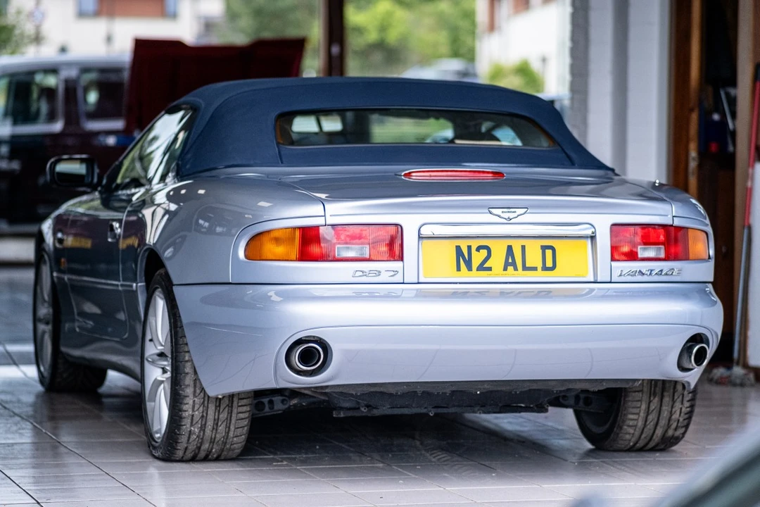 2002 Aston Martin DB7 Vantage - Image 17 of 30