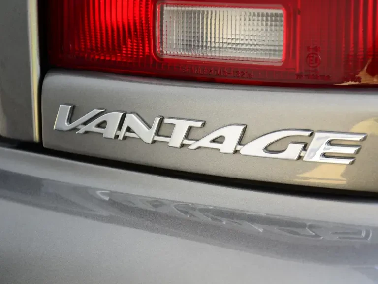 2002 Aston Martin DB7 Vantage - Image 9 of 16