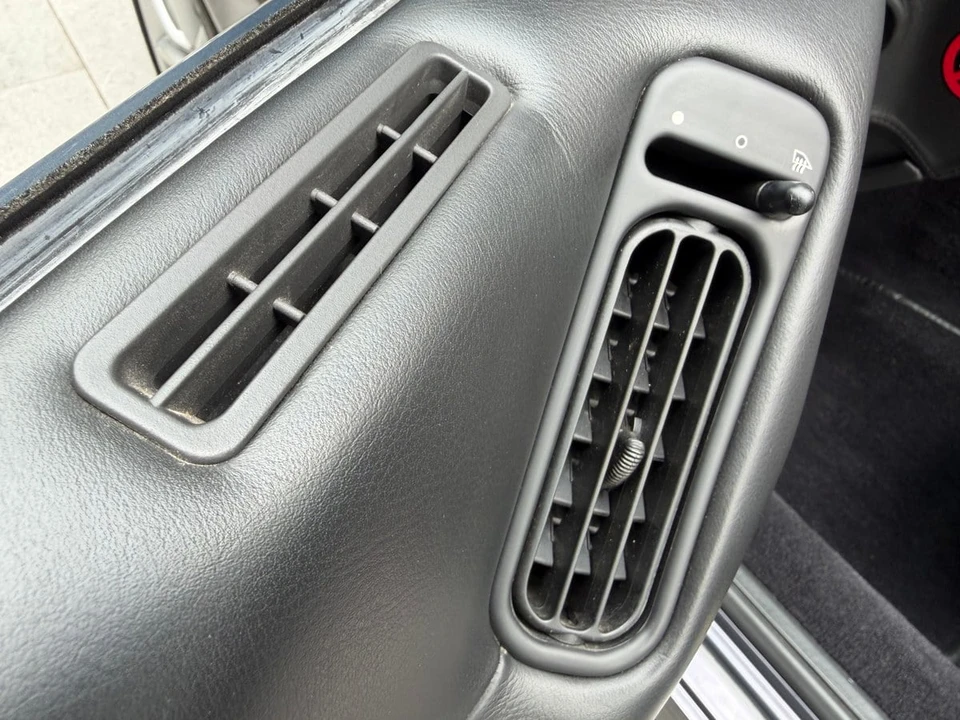 2002 Aston Martin DB7 Vantage - Image 29 of 31