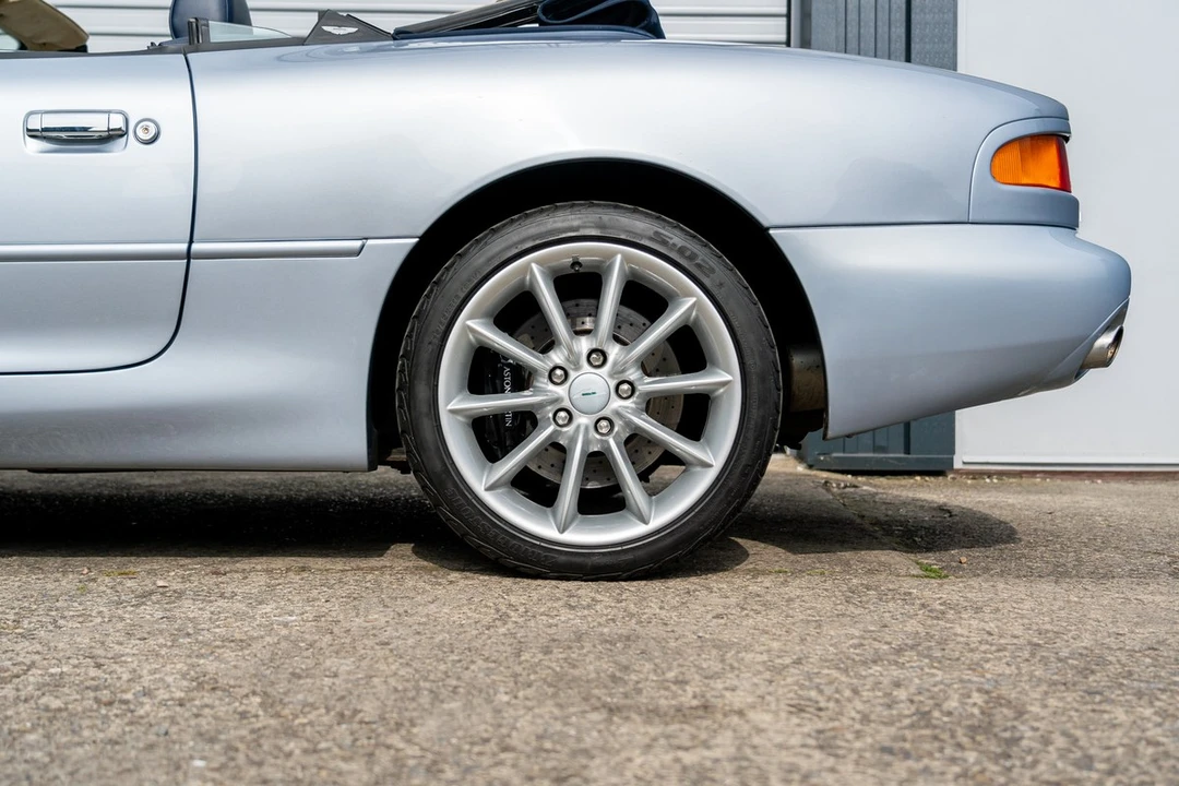2002 Aston Martin DB7 Vantage - Image 17 of 30