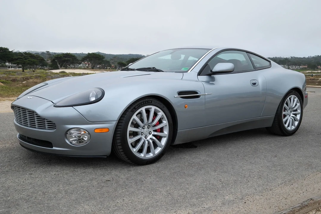 2002 Aston Martin Vanquish 1st Gen - Image 17 of 31