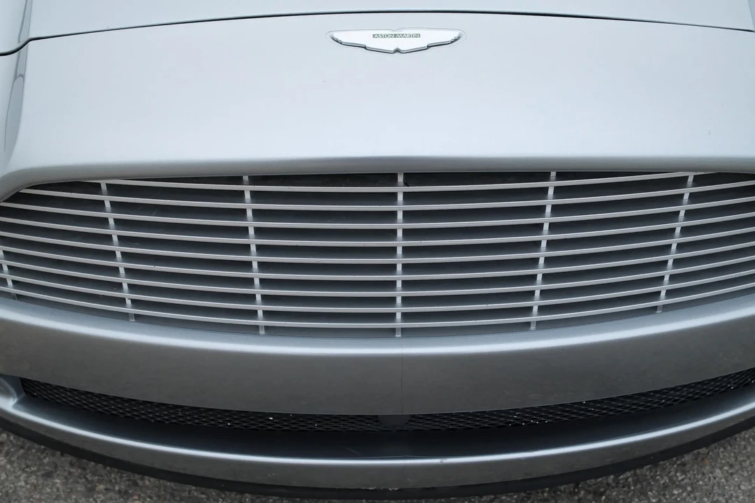 2002 Aston Martin Vanquish 1st Gen - Image 27 of 31