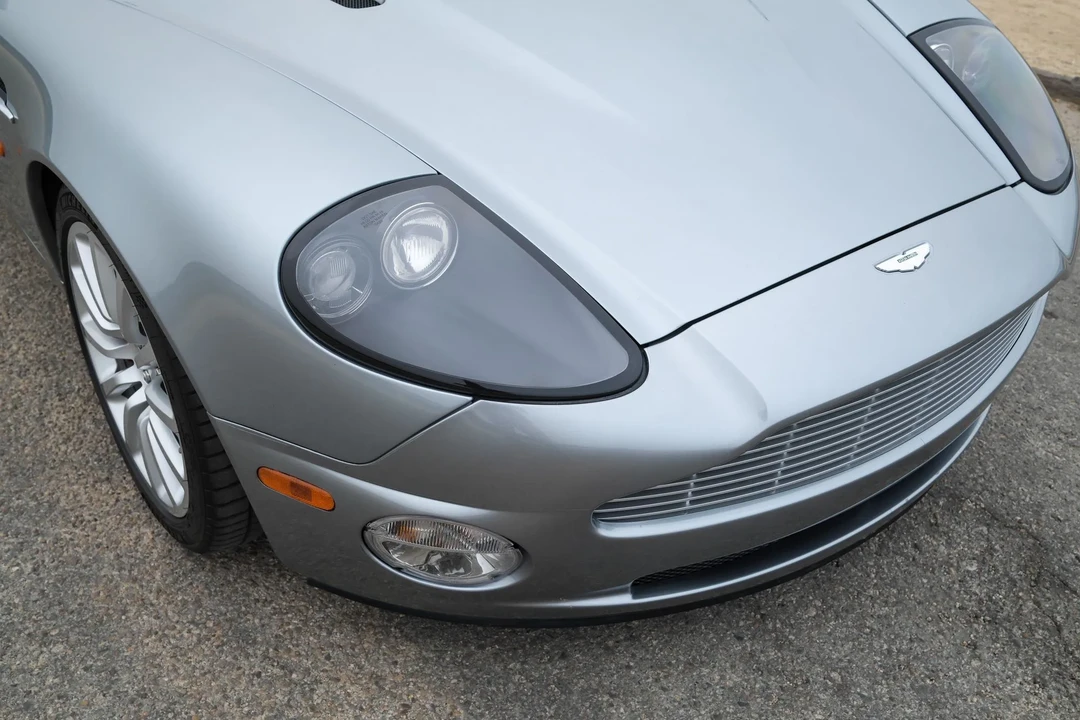 2002 Aston Martin Vanquish 1st Gen - Image 28 of 31