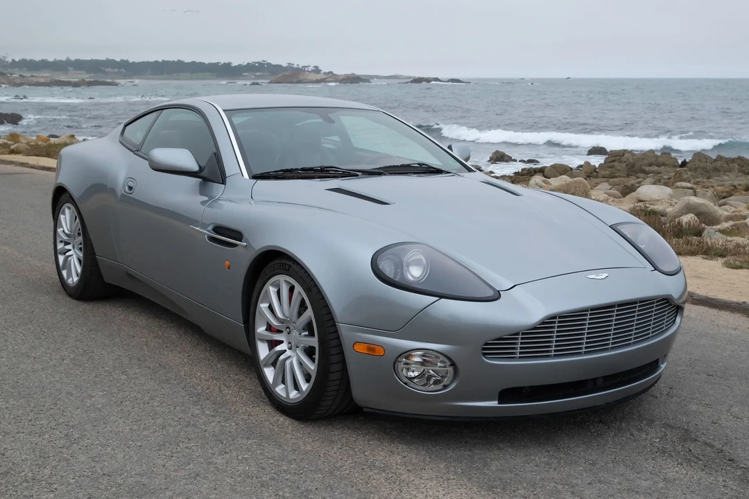 2002 Aston Martin Vanquish 1st Gen - Image 14 of 31