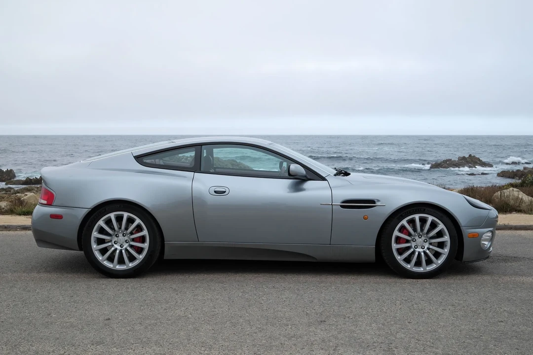 2002 Aston Martin Vanquish 1st Gen - Image 19 of 31