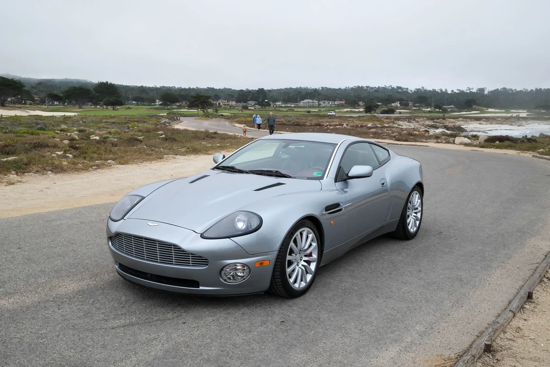2002 Aston Martin Vanquish 1st Gen - Image 11 of 31