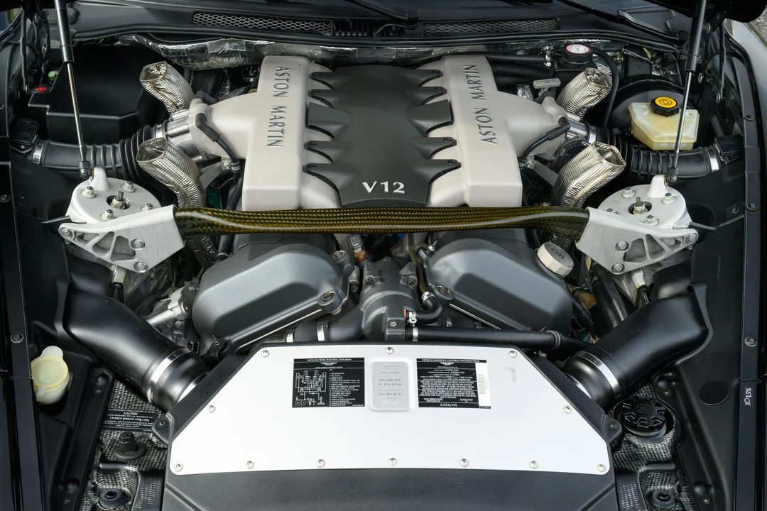 2002 Aston Martin Vanquish 1st Gen - Image 22 of 31