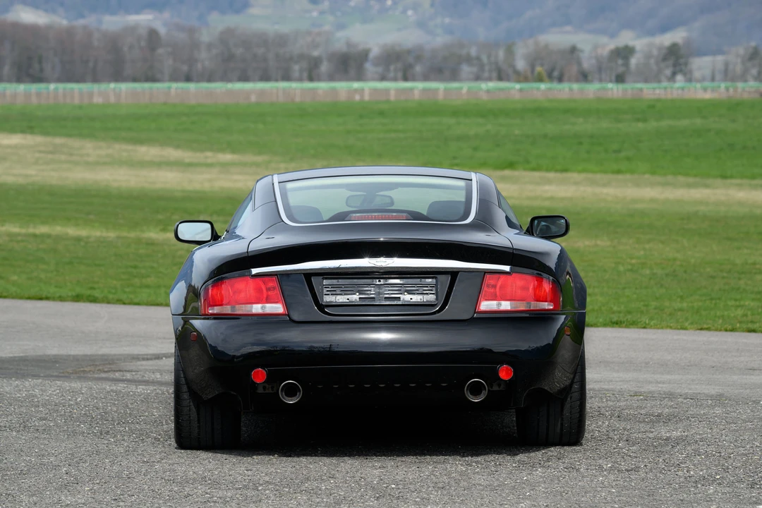 2002 Aston Martin Vanquish 1st Gen - Image 8 of 31