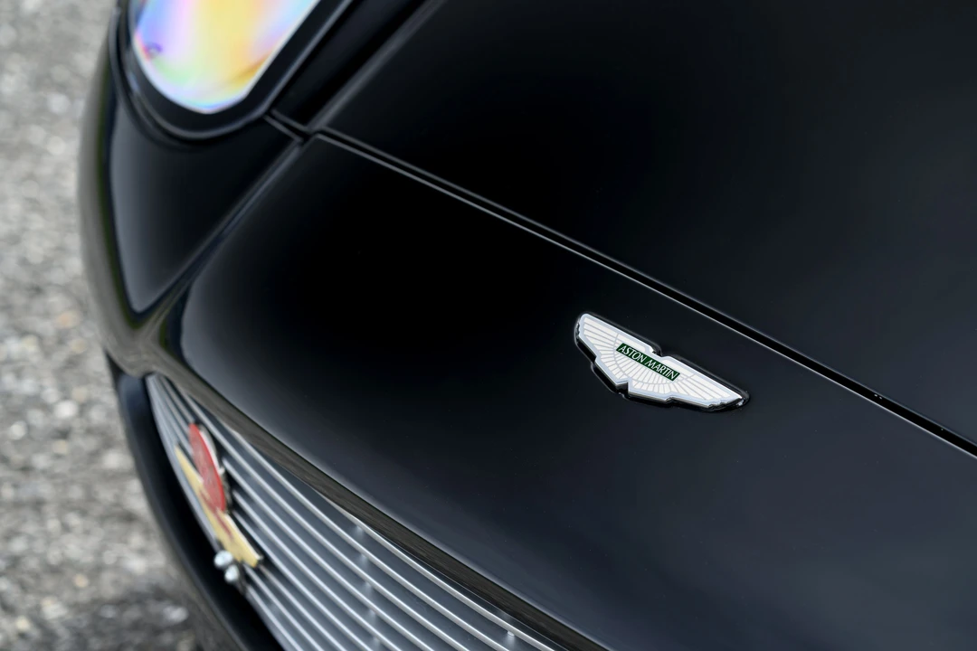 2002 Aston Martin Vanquish 1st Gen - Image 28 of 31