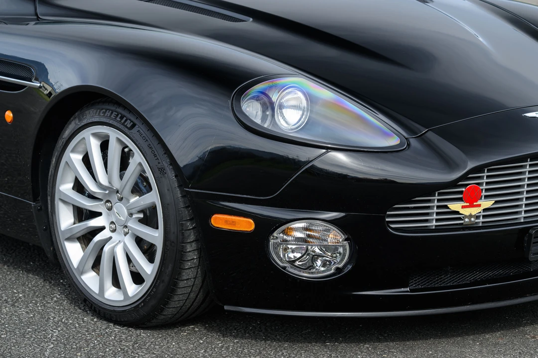 2002 Aston Martin Vanquish 1st Gen - Image 27 of 31