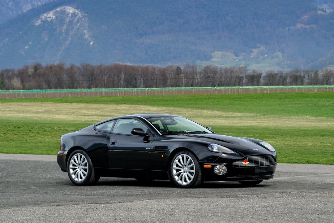 2002 Aston Martin Vanquish 1st Gen - Image 3 of 31